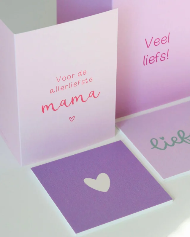 In de webshop vind je allerlei kaartjes voor jouw lieve mama - voor Moederdag. Ook leuk om te geven, zijn de forex tegeltjes of een poster. Lekker vrolijk voor in huis! 🥰 Heb jij al een kaartje of cadeautje in huis?

#moederdag #moederdagkaart #moederdagcadeau